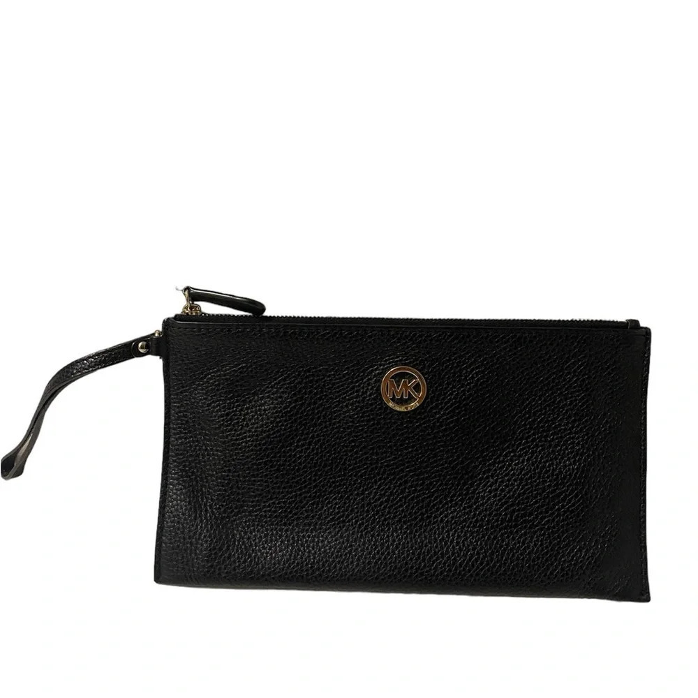 MICHAEL KORS Fulton Solid Black
Leather Zip Clutch Wristlet EUC